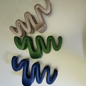 3 HAIR CLAW BUNDLE